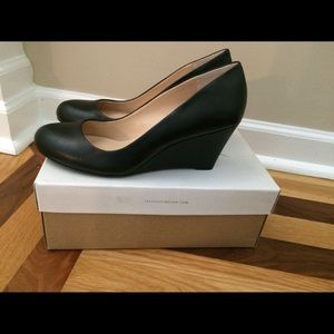 Jessica Simpson black wedge pumps 7.5